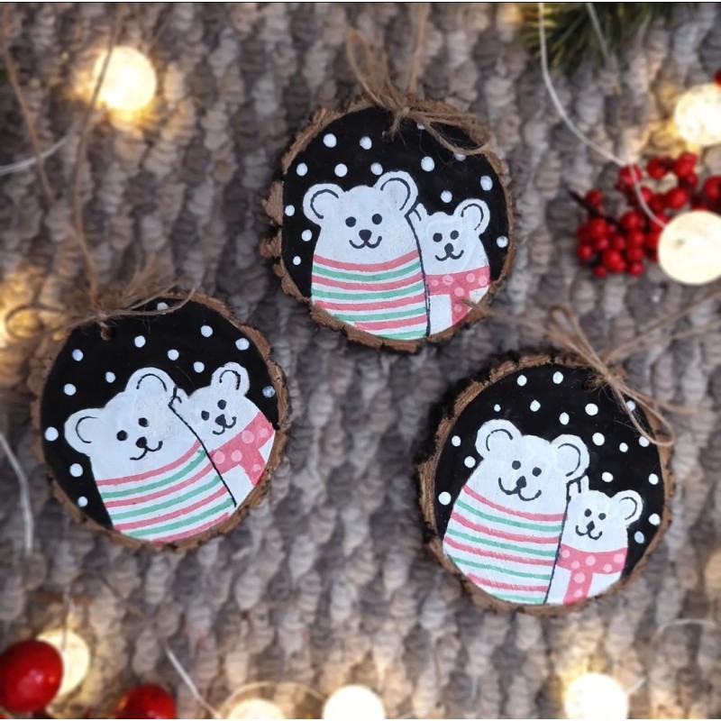 Ornament pentru brad - glob din lemn - ursuleti Ornament pentru brad - glob din lemn - ursuleti