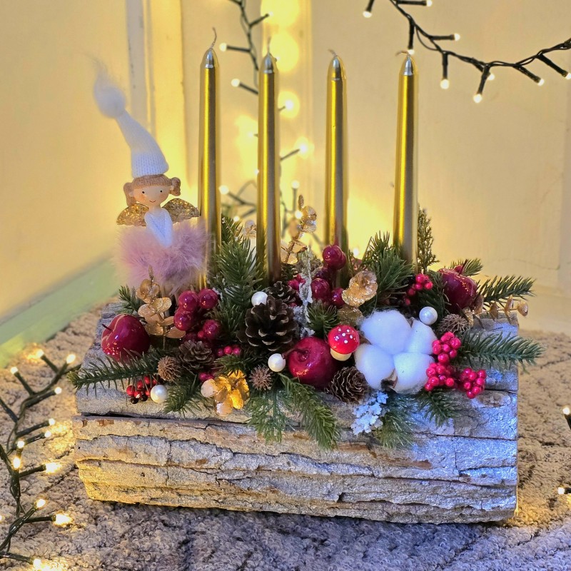 Decoratiune de Craciun cu 4 lumanari in cutie din lemn