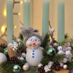 Decoratiune de Craciun cu 4 lumanari in cutie din lemn