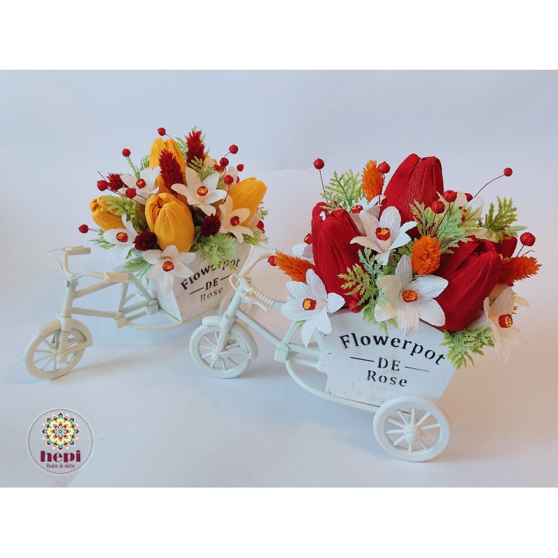 Tricicleta cu lalele si narcise - rosu