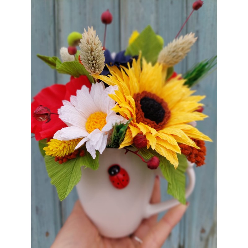 Aranjament cu flori de camp Aranjament cu flori de camp