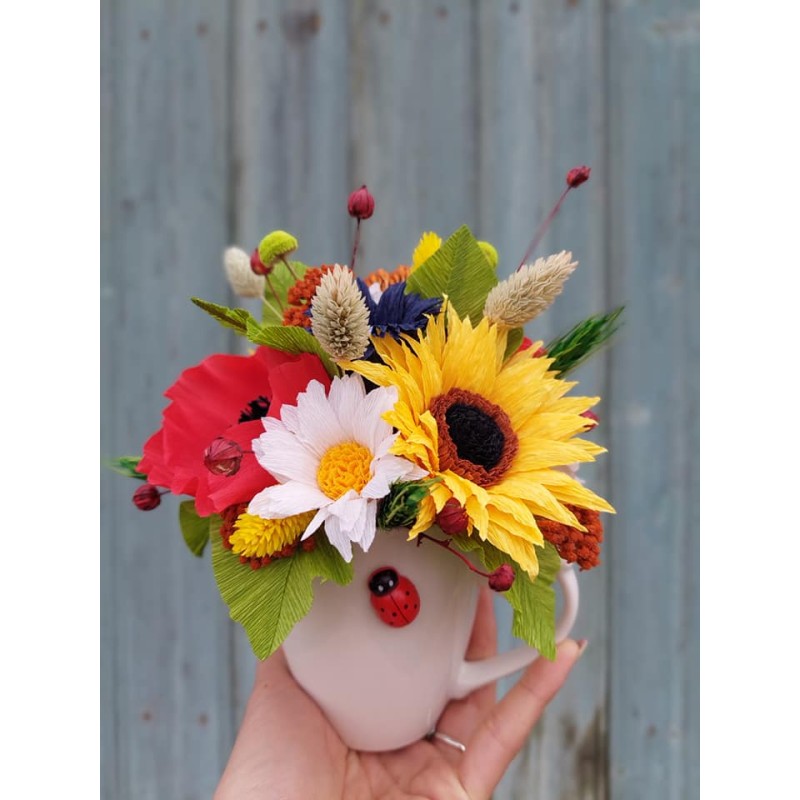 Aranjament cu flori de camp Aranjament cu flori de camp