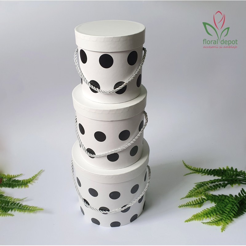 Set 3 cutii albe cu buline negre Set 3 cutii albe cu buline negre