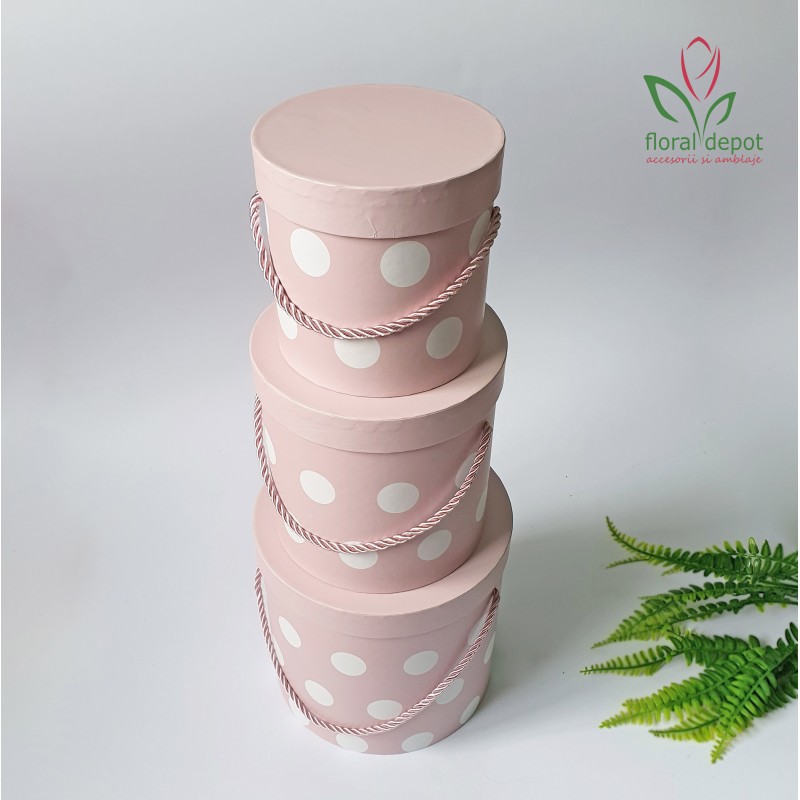 Set 3 cutii roz cu buline albe Set 3 cutii roz cu buline albe